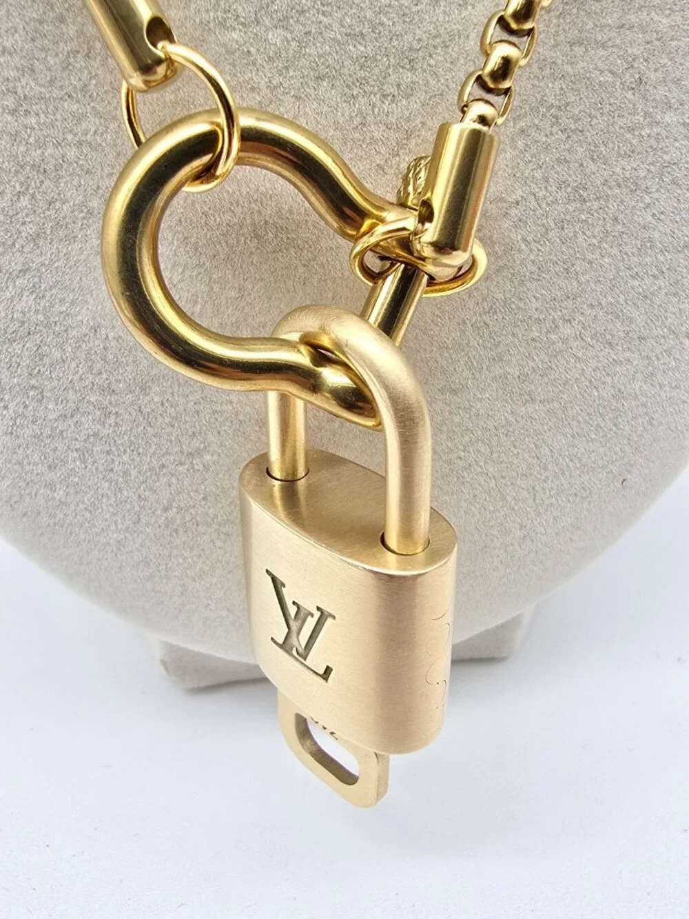 Horse Show Style Stainless Steel Chain with Authentic Louis Vuitton Padlock